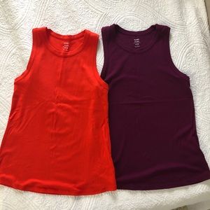 ☀️Old Navy Classic tank tops size medium